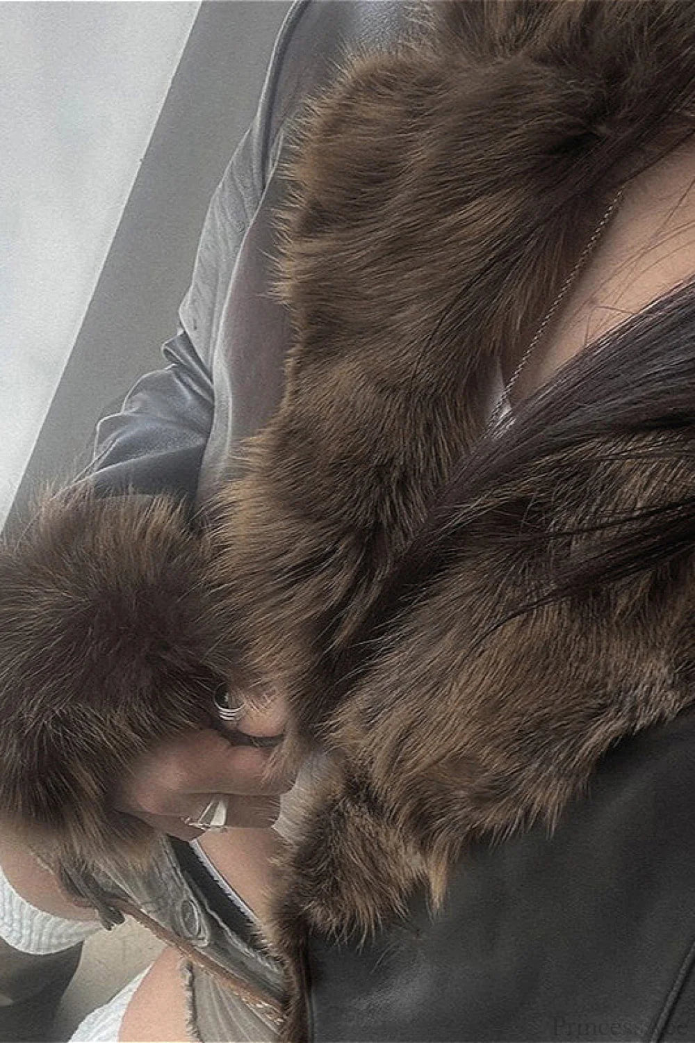 Effortlessly Elegant Coat with a Timeless Design