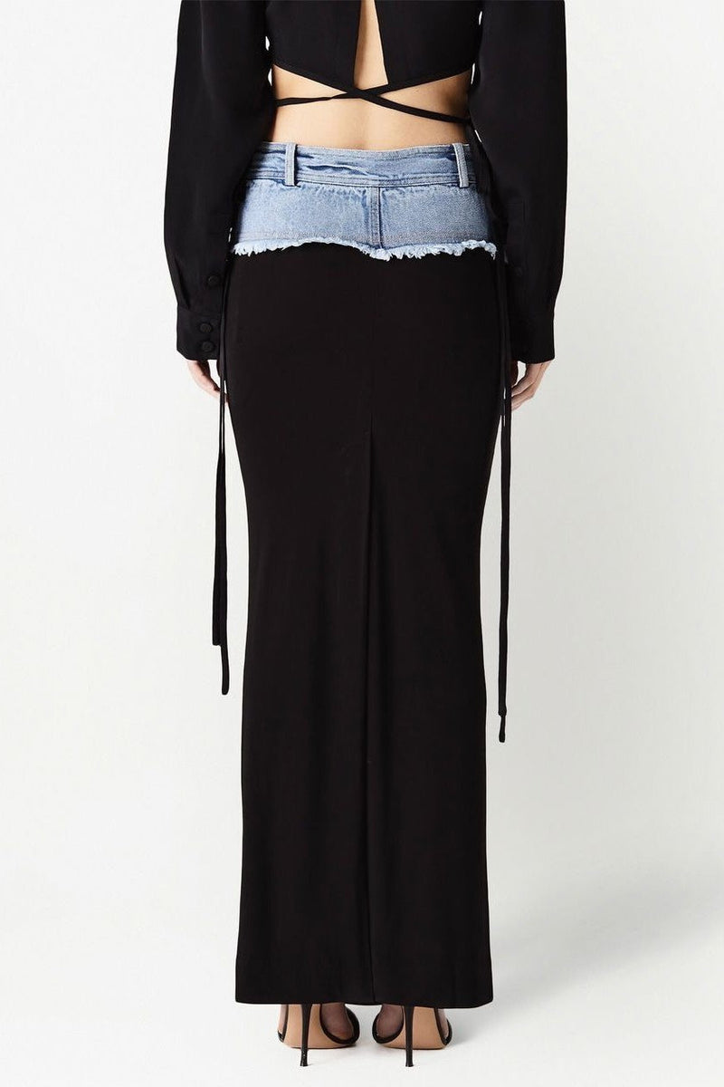 Effortlessly Elegant Garment with a Timeless Design