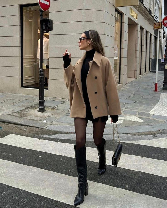 Well Tailored Coat with a Graceful Silhouette