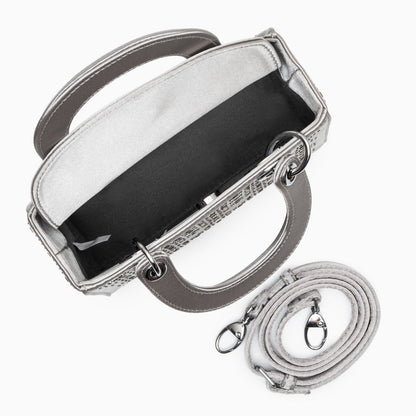 Gracefully Styled Bag for Any Occasion