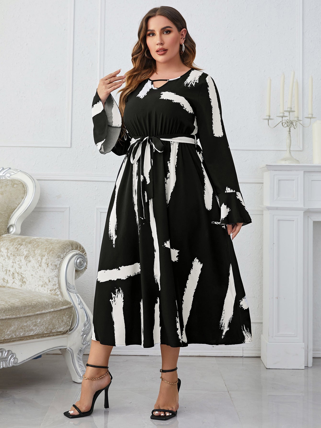 Classic Vintage Dress with a Flattering Fit