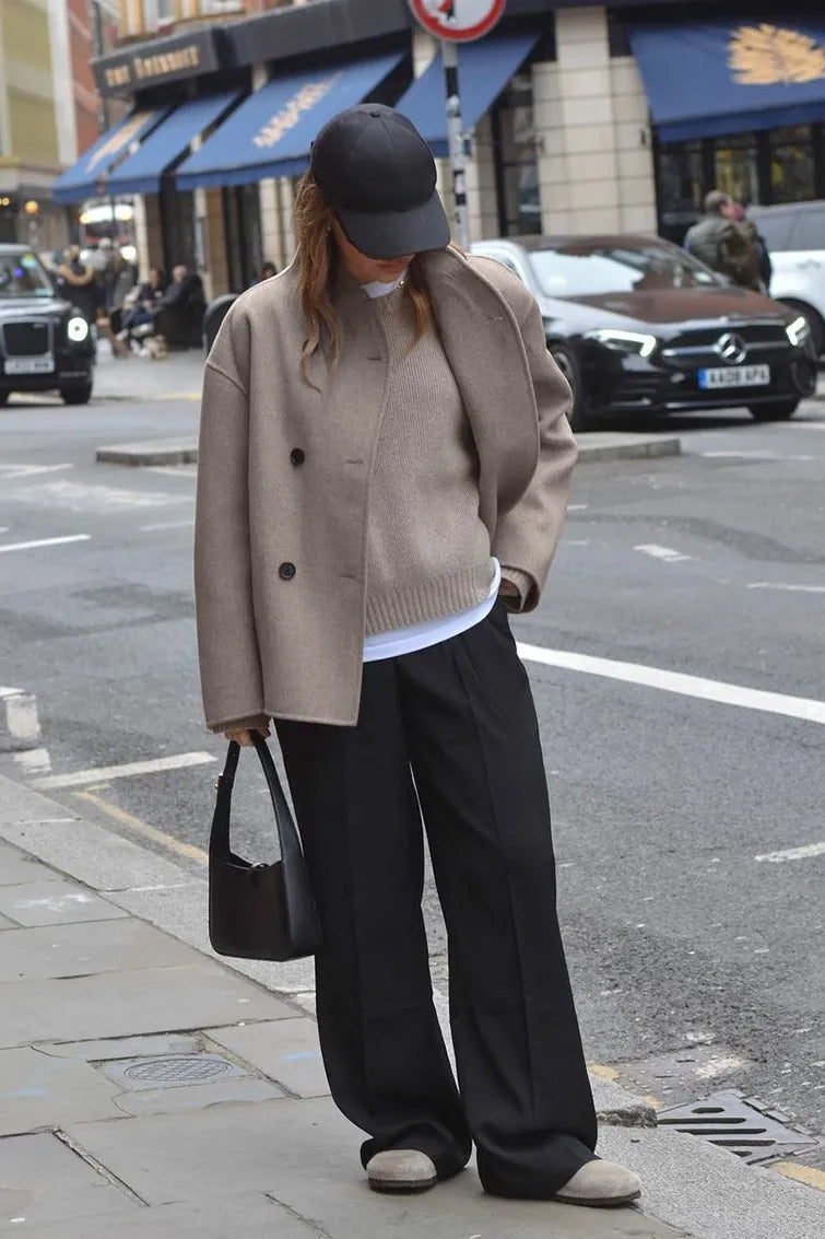 Effortlessly Elegant Jacket with a Timeless Design