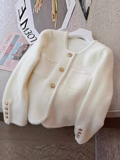 Effortlessly Elegant Cardigan with a Timeless Design