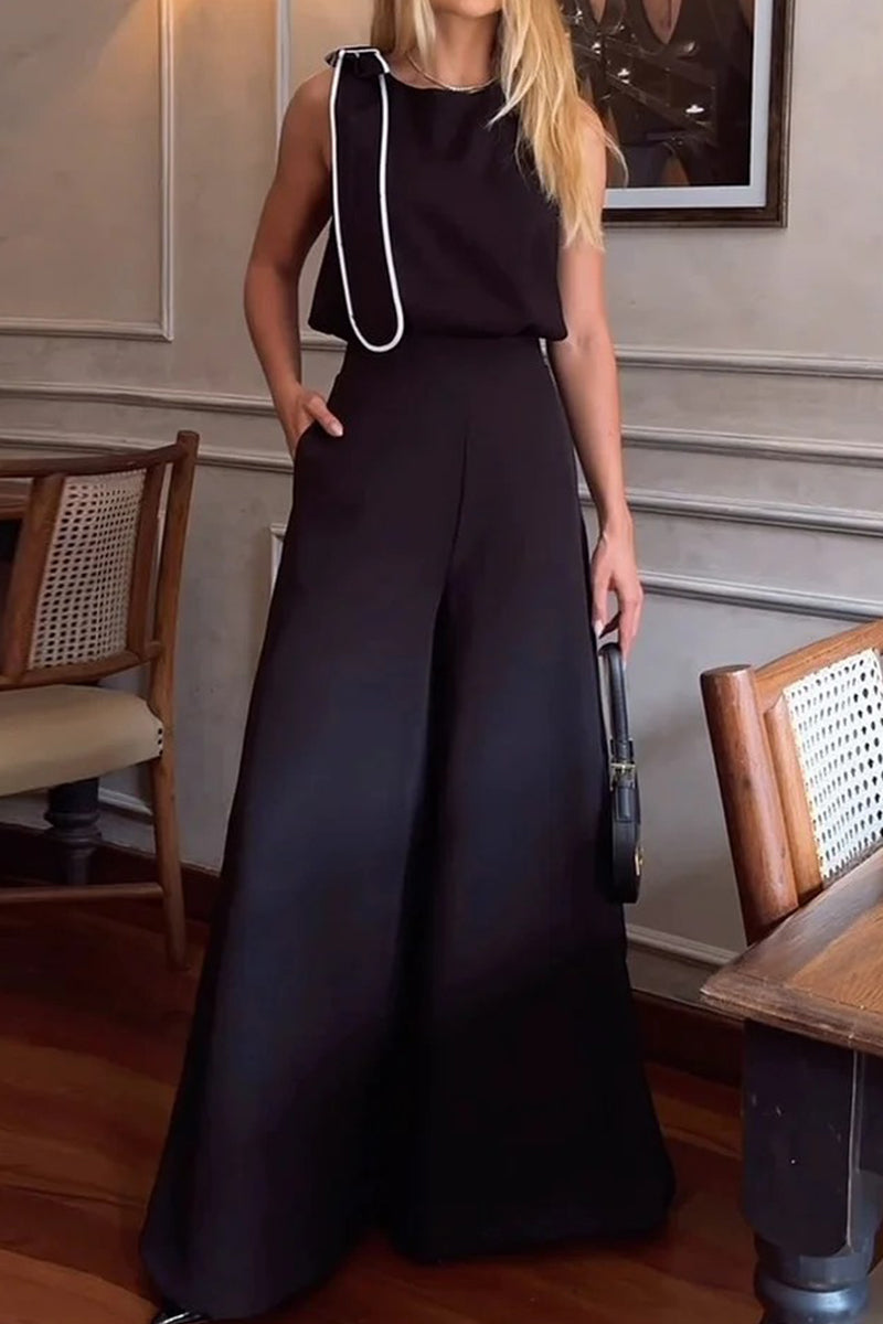 Effortlessly Elegant Garment with a Timeless Design