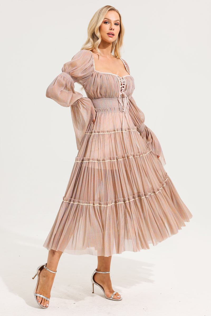 Beautifully Finished Dress in a Timeless Design