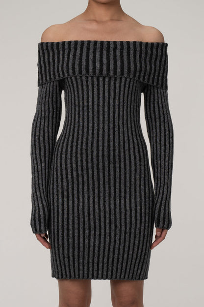 Well Tailored Sweater with a Graceful Silhouette