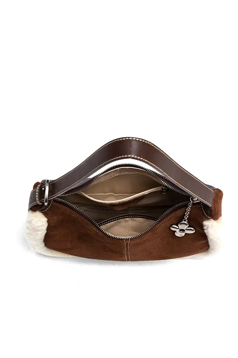 Beautifully Finished Bag in a Timeless Design
