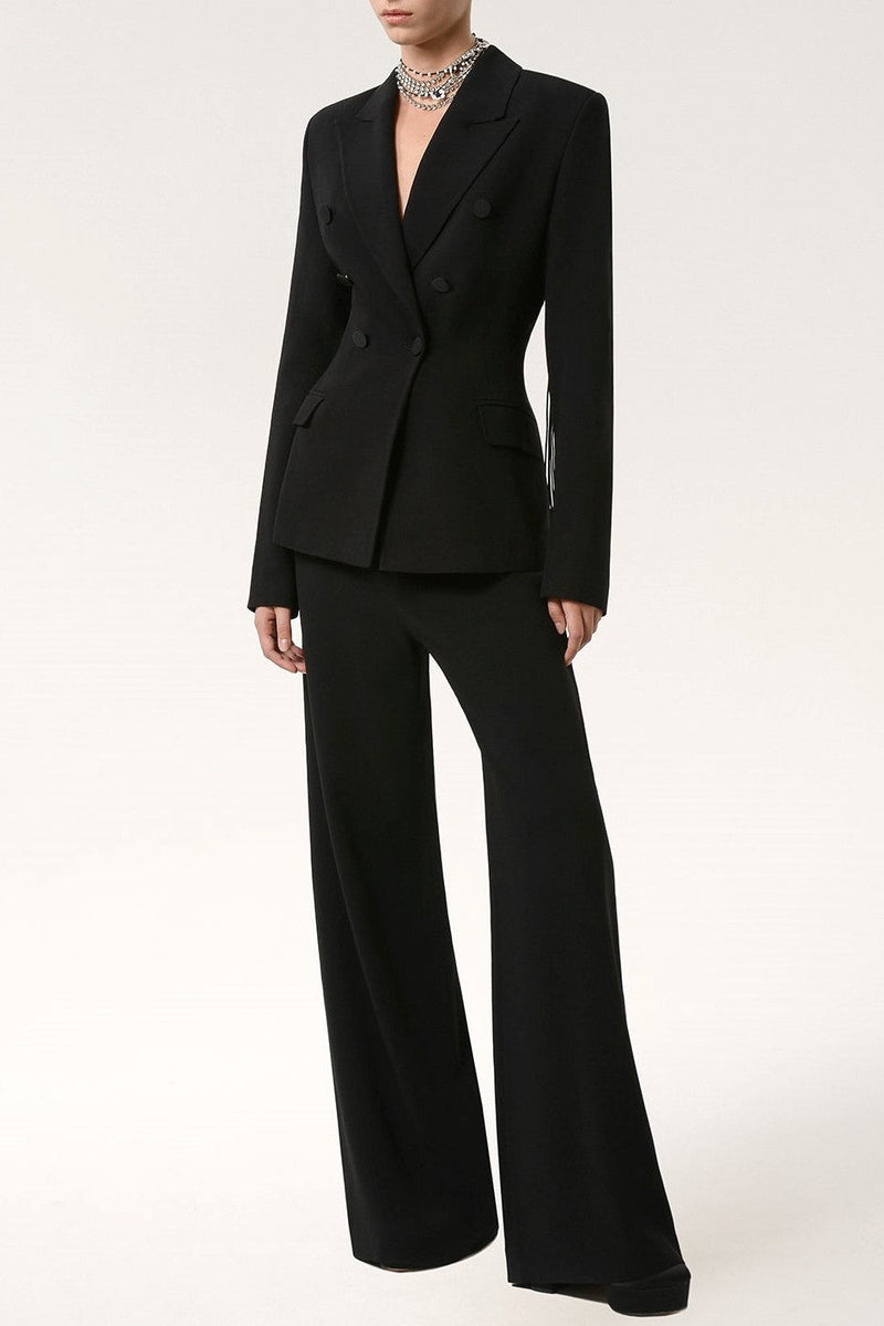 Gracefully Styled Garment for Any Occasion