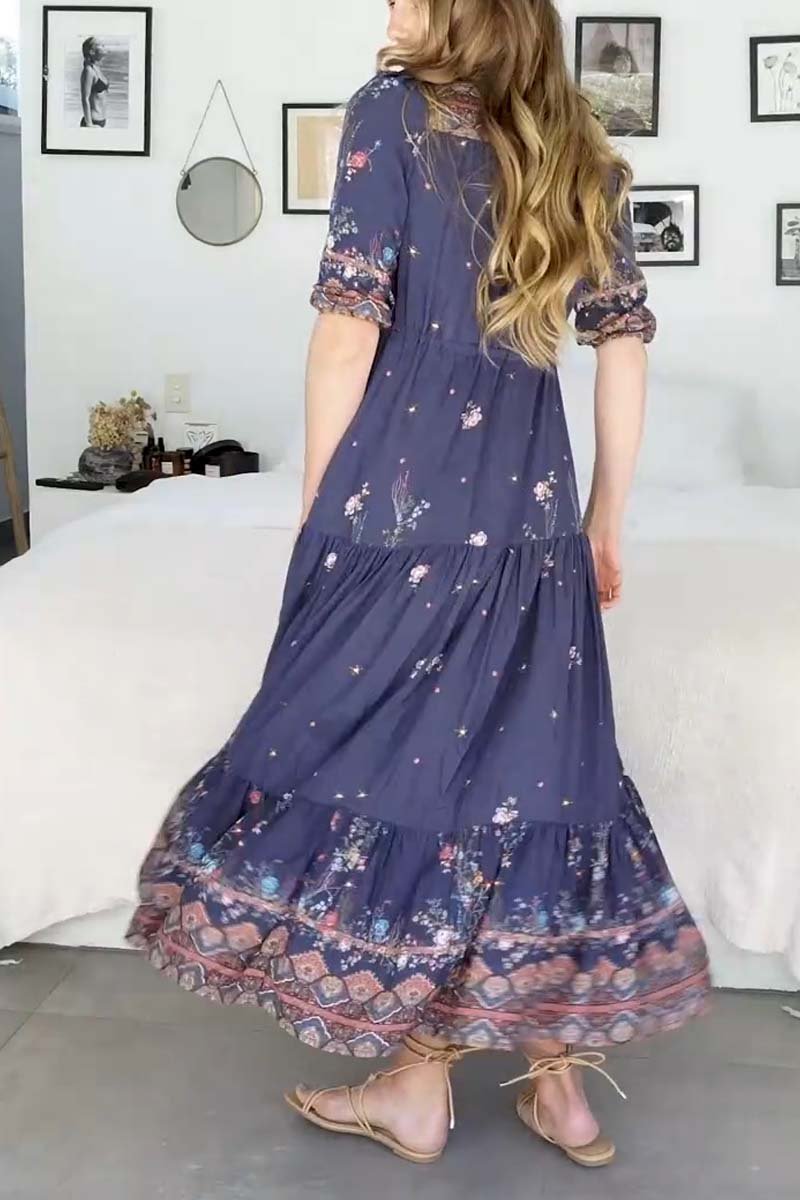 Classic Vintage Dress with a Flattering Fit