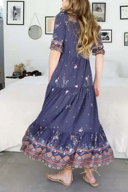Classic Vintage Dress with a Flattering Fit