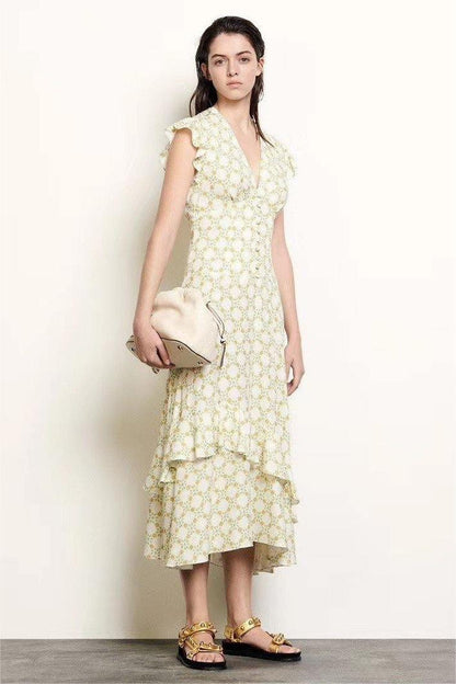 Beautifully Crafted Dress in a Classic Style