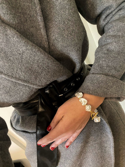 Sophisticated Garment with a Clean Classic Look