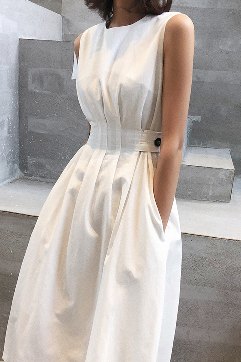 Effortlessly Elegant Dress with a Timeless Design