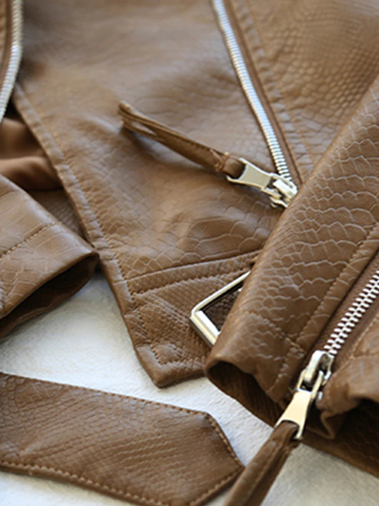 Effortlessly Elegant Jacket with a Timeless Design