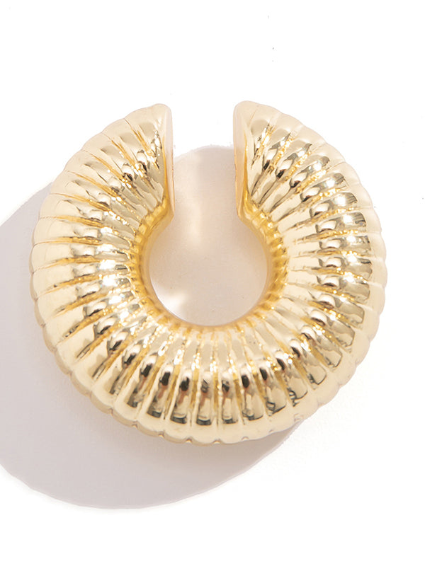 Gracefully Styled Garment for Any Occasion