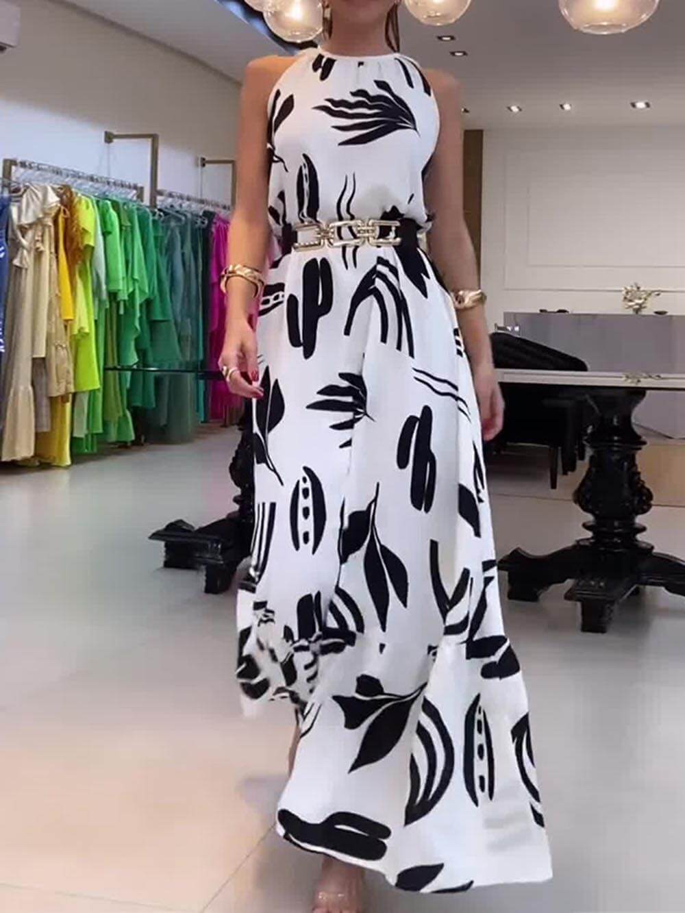 Classic Vintage & Enduringly Stylish Dress