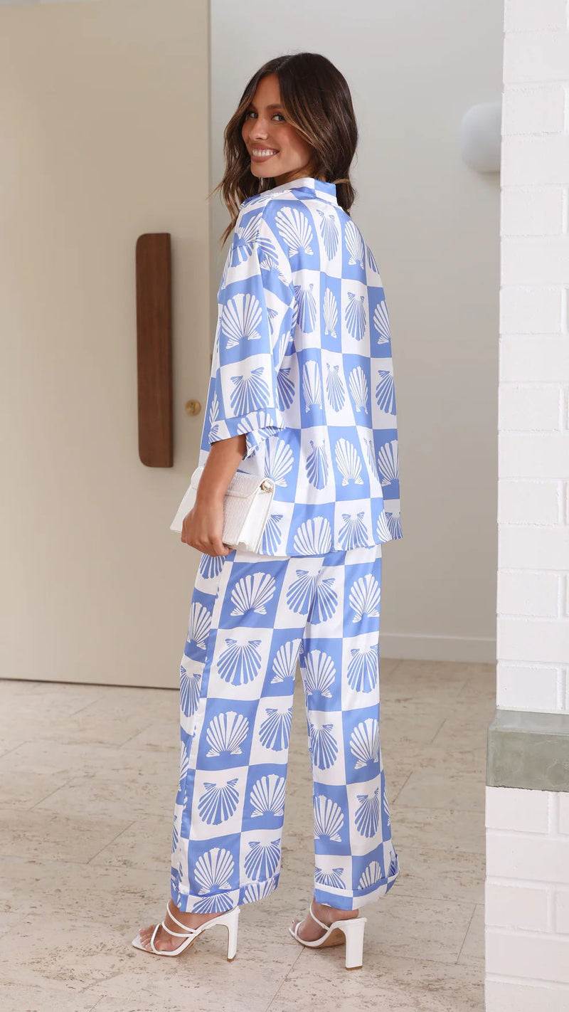 Sophisticated Pants with a Clean Classic Look