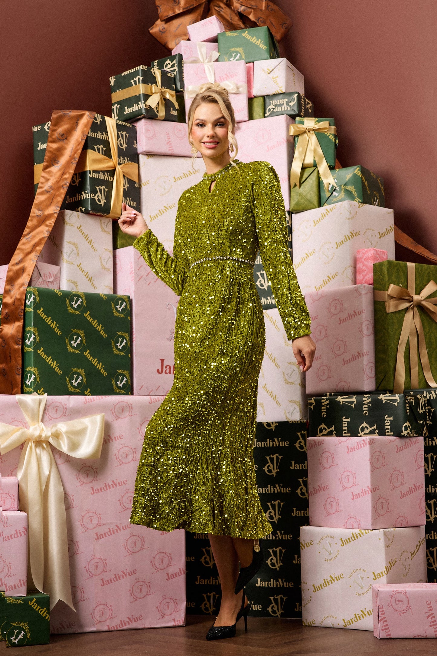 Classic Vintage Dress with a Flattering Fit