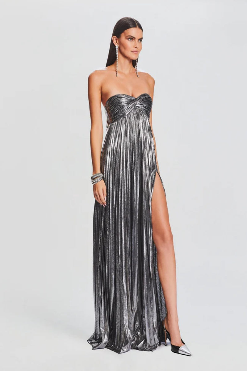 Effortlessly Elegant Garment with a Timeless Design