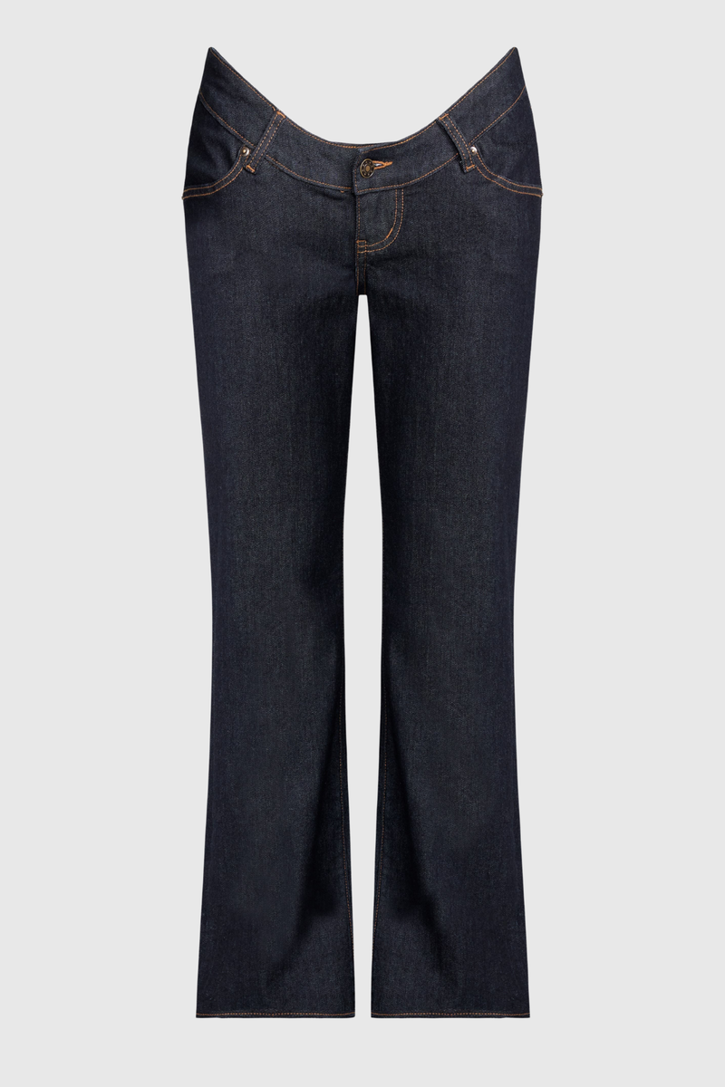 Sophisticated Garment with a Clean Classic Look