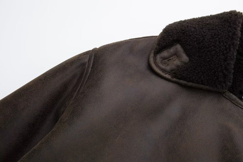 Well Tailored Jacket with a Graceful Silhouette