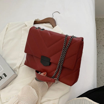 Polished Bag with an Effortless Classic Look
