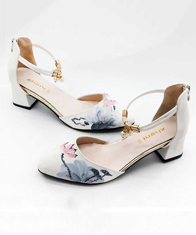 Effortlessly Elegant Sandals with a Timeless Design