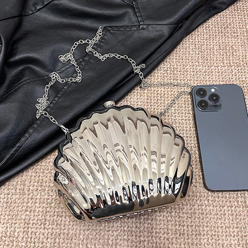 A Vintage Style Bag with Delicate Timeless Details