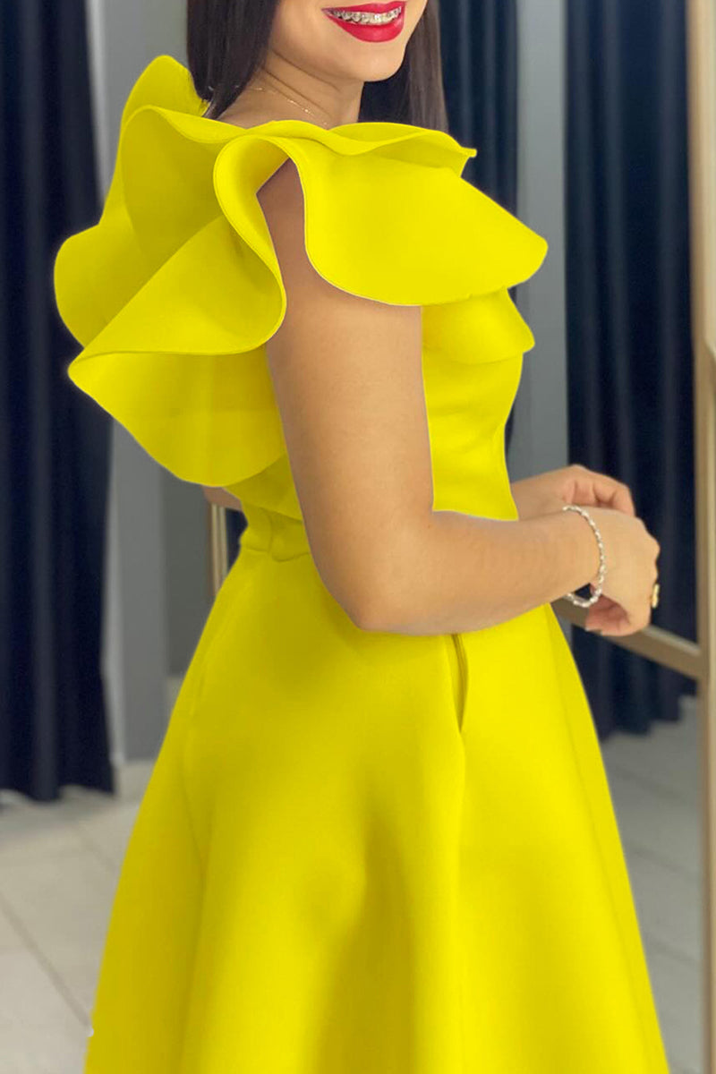 Beautifully Finished Dress in a Timeless Design