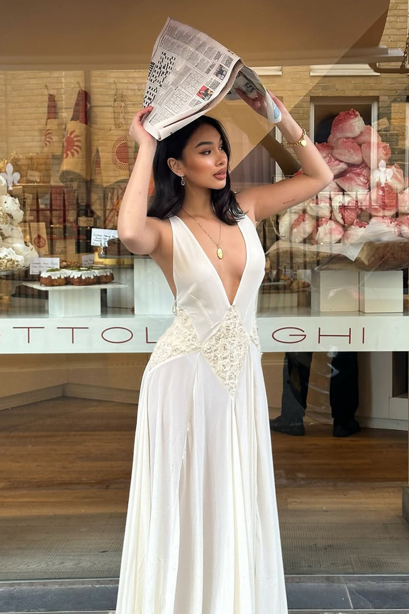 Effortlessly Elegant Dress with a Timeless Design