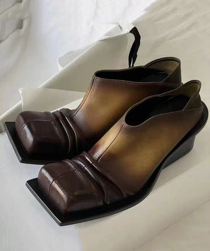 Well Tailored Heels with a Graceful Silhouette