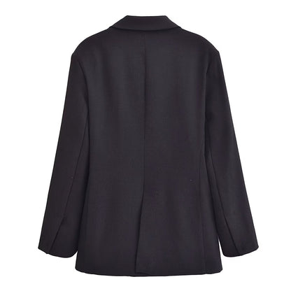 Effortlessly Elegant Garment with a Timeless Design
