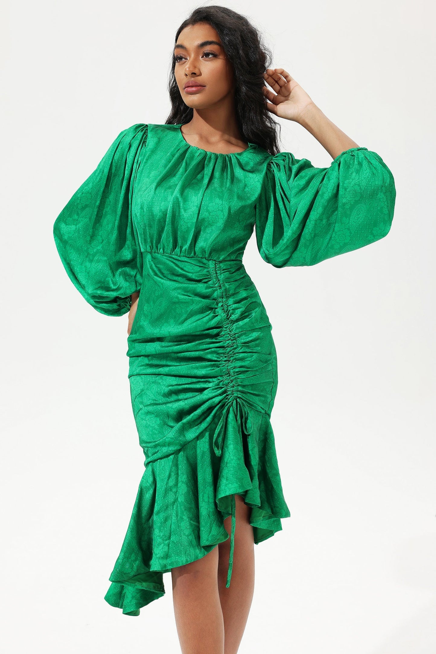 Well Tailored Dress with a Graceful Silhouette