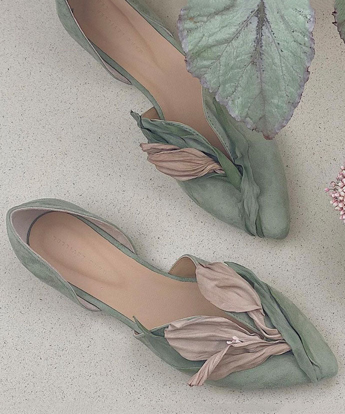 A Vintage Style Shoes with Delicate Timeless Details