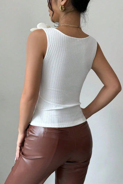 Effortlessly Elegant Top with a Timeless Design