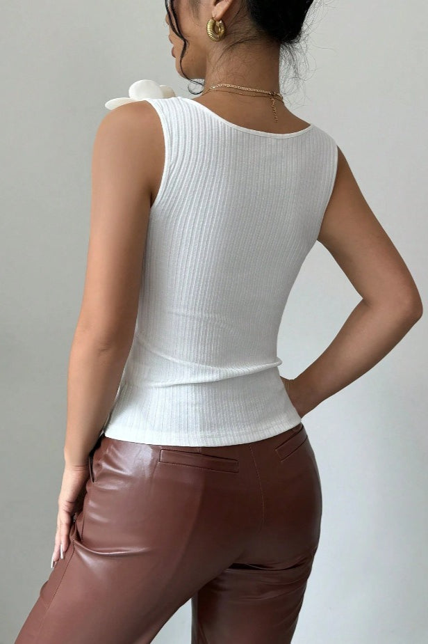 Effortlessly Elegant Top with a Timeless Design