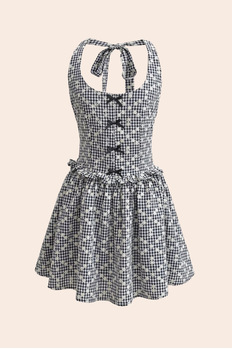 Gracefully Styled Dress for Any Occasion