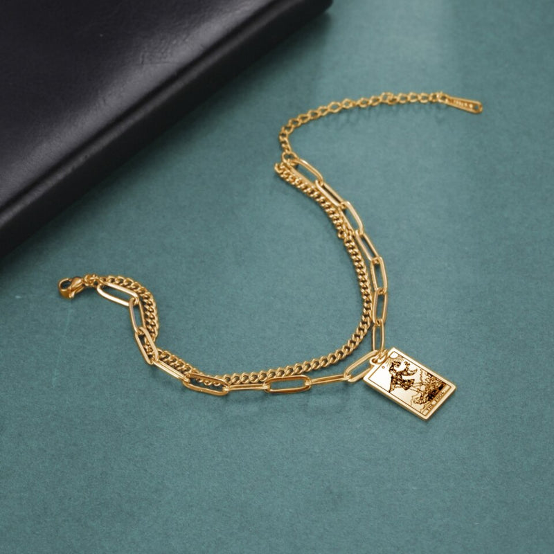 Sophisticated Garment with a Clean Classic Look