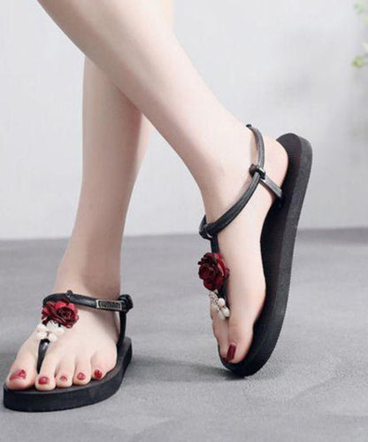 Well Tailored Sandals with a Graceful Silhouette