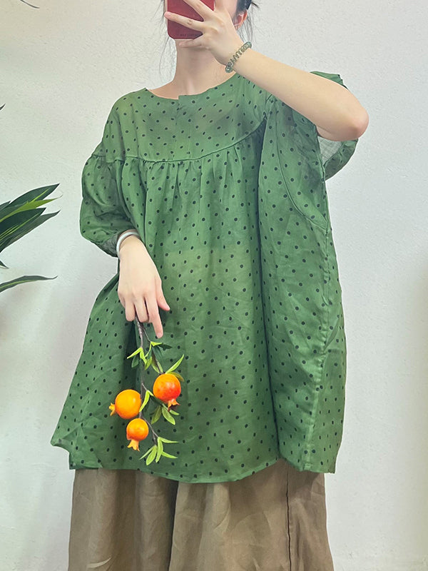 Classic Vintage Blouse with a Flattering Fit