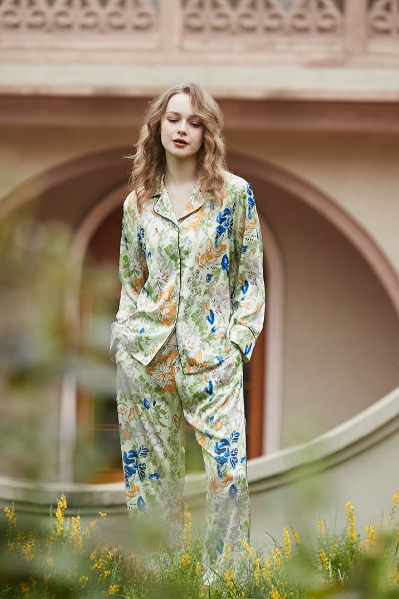 Elegantly Styled Cardigan for Everyday Wear