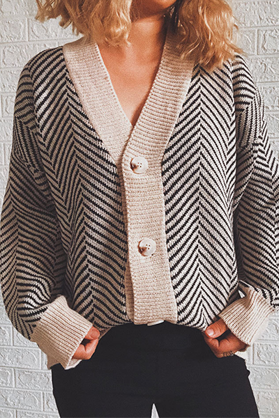 Effortlessly Elegant Sweater with a Timeless Design