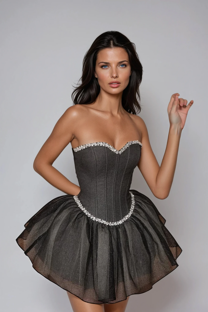 Well Tailored Dress with a Graceful Silhouette