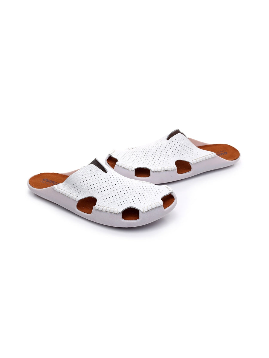 Sophisticated Garment with a Clean Classic Look