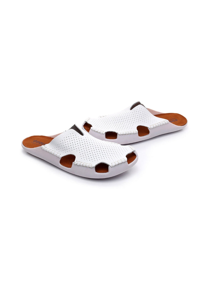 Sophisticated Garment with a Clean Classic Look