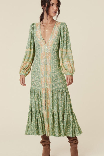 Beautifully Crafted Dress in a Classic Style