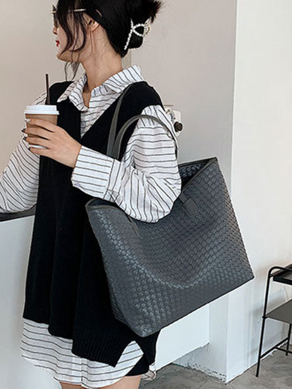 Beautifully Finished Bag in a Timeless Design