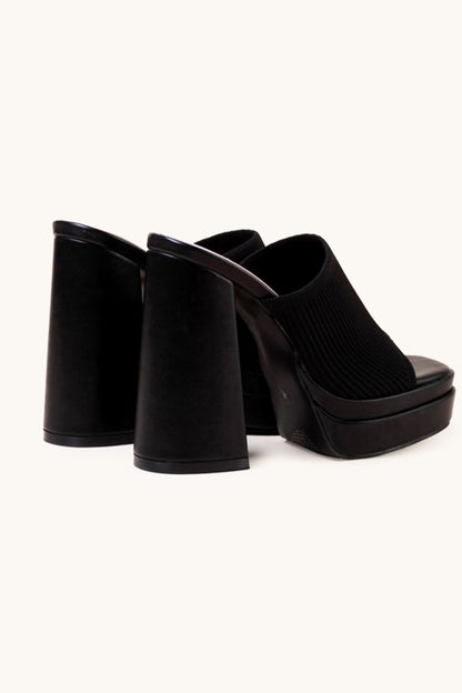 Elegantly Styled Sandals for Everyday Wear