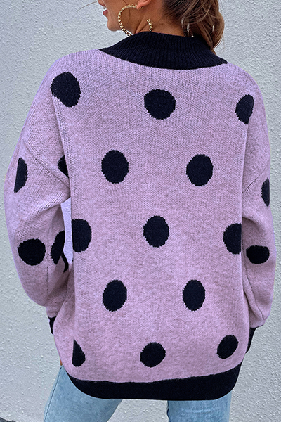 Well Tailored Sweater with a Graceful Silhouette