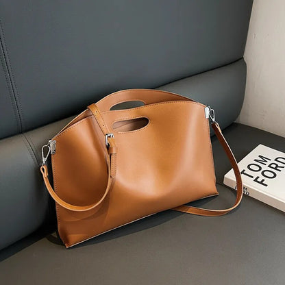 Gracefully Styled Bag for Any Occasion